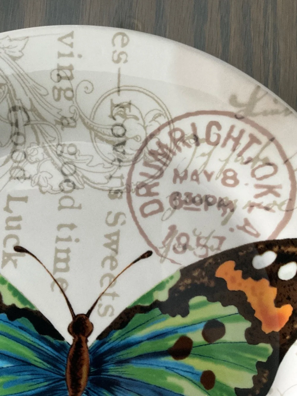 PIER 1 IRONSTONE BUTTERFLY POSTAGE STAMP PLATE . VIBRANT COLORS, 9” DIAMETER